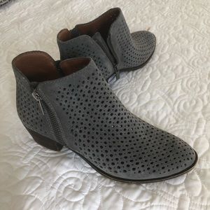 Lucky brand boots size 6